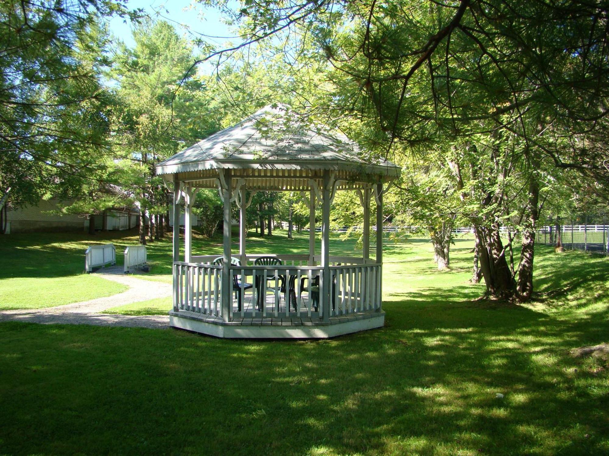 גאנאנוק Colonial Resort-1000Islands מראה חיצוני תמונה